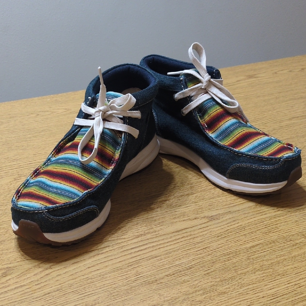 🩵🧡💙Ariat Women's Spitfire Casual Shoe with Multicolor Stripes size 8.5 B🩵🧡